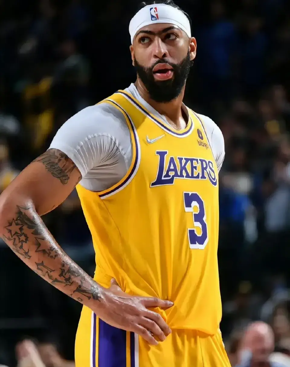 包含浓眉哥连续三场比赛得分超过突破纪录，湖人挑战极限！的词条